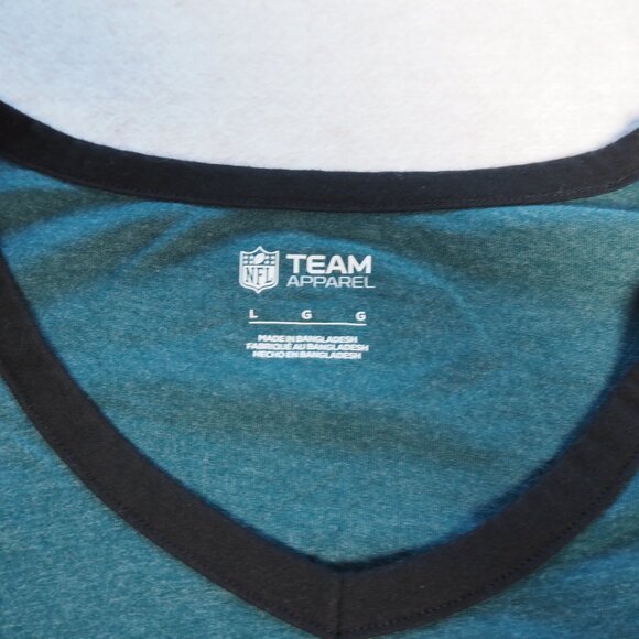 NFL Team Apparel Philadelphia Eagles V-Neck T-Shirt Size Women's L - Picture 4 of 6